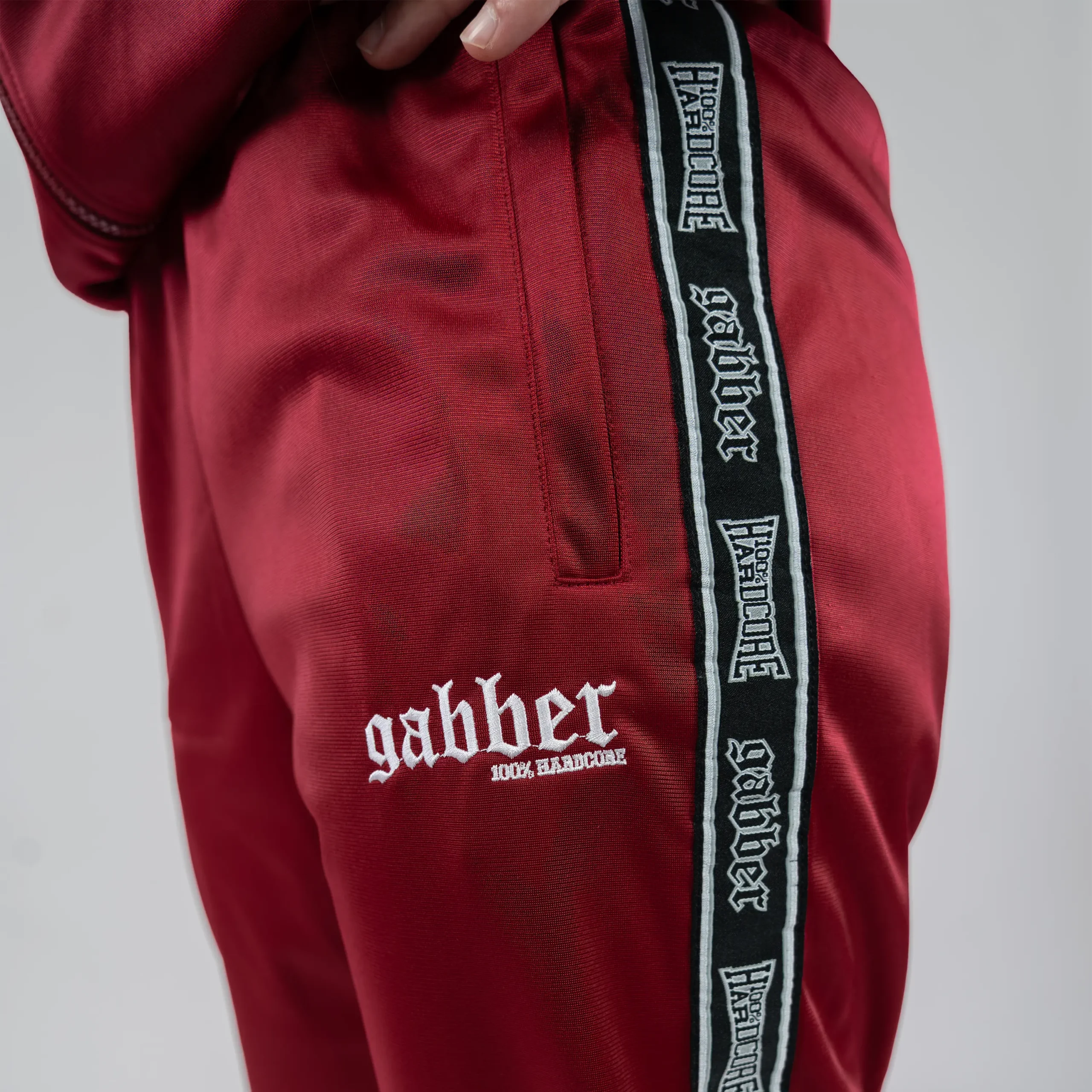 100% Hardcore Trainingshose Gabber Burgundy – Bild 6