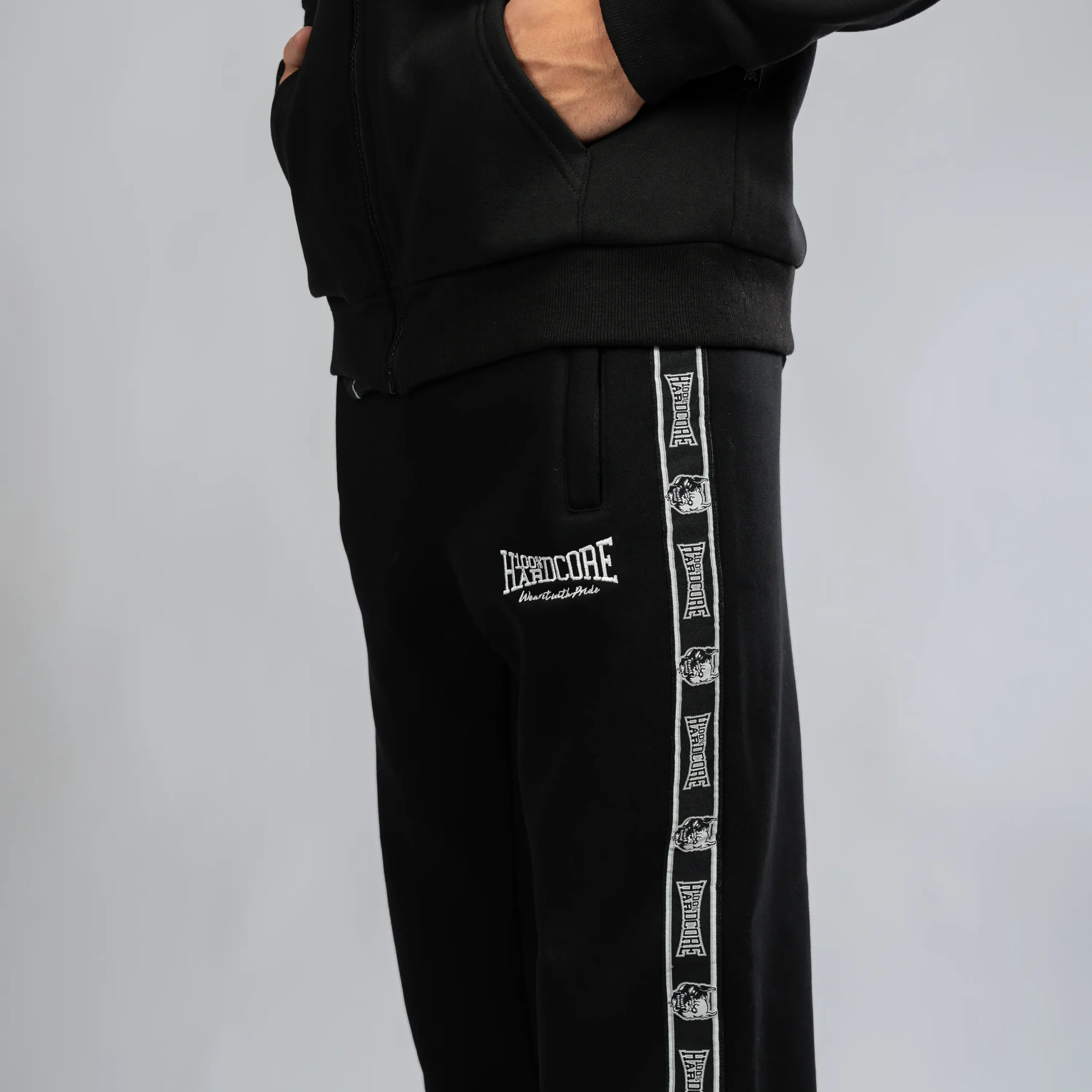 100% Hardcore Jogginghose Essential Taped Black – Bild 3