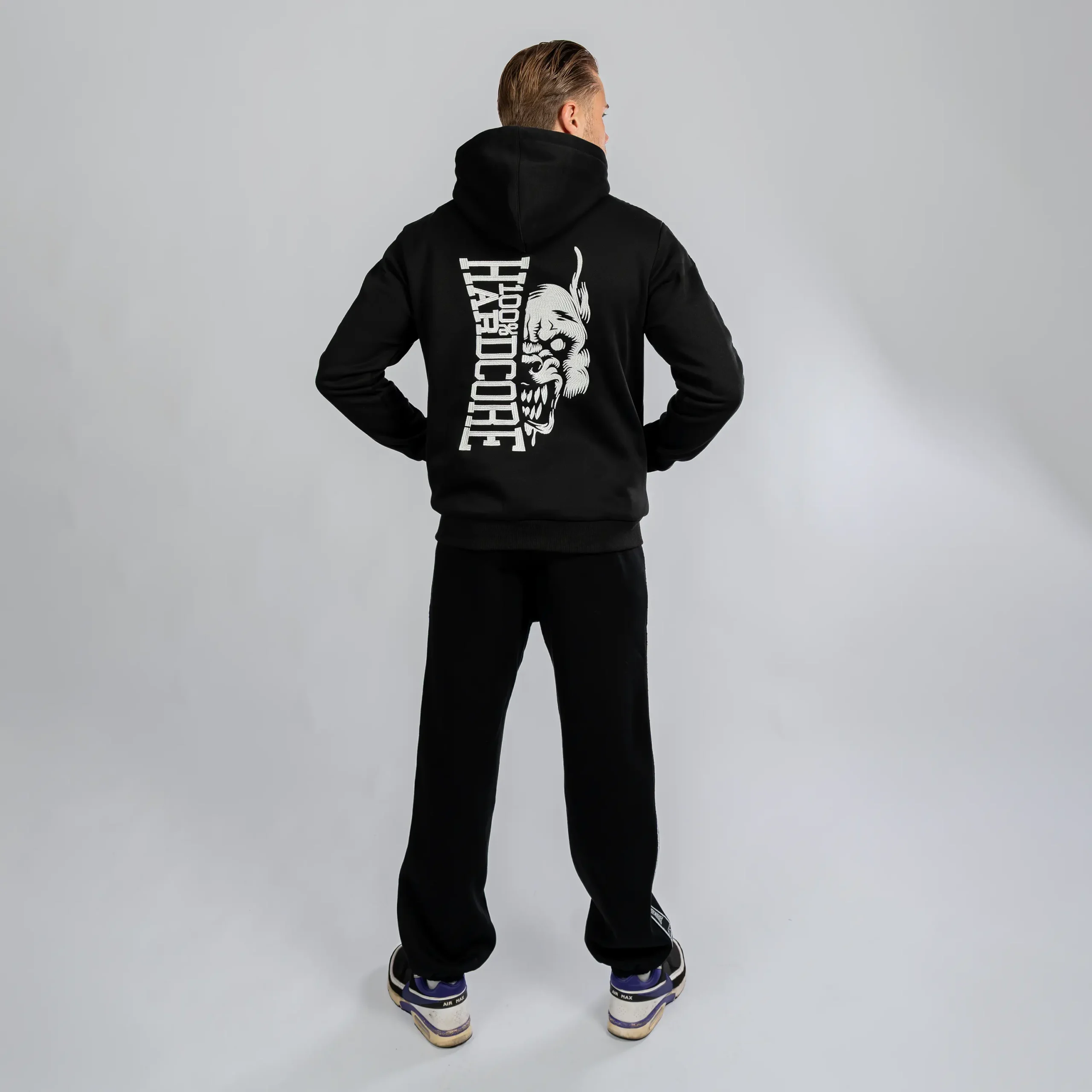 100% Hardcore Jogginghose Essential Taped Black – Bild 4
