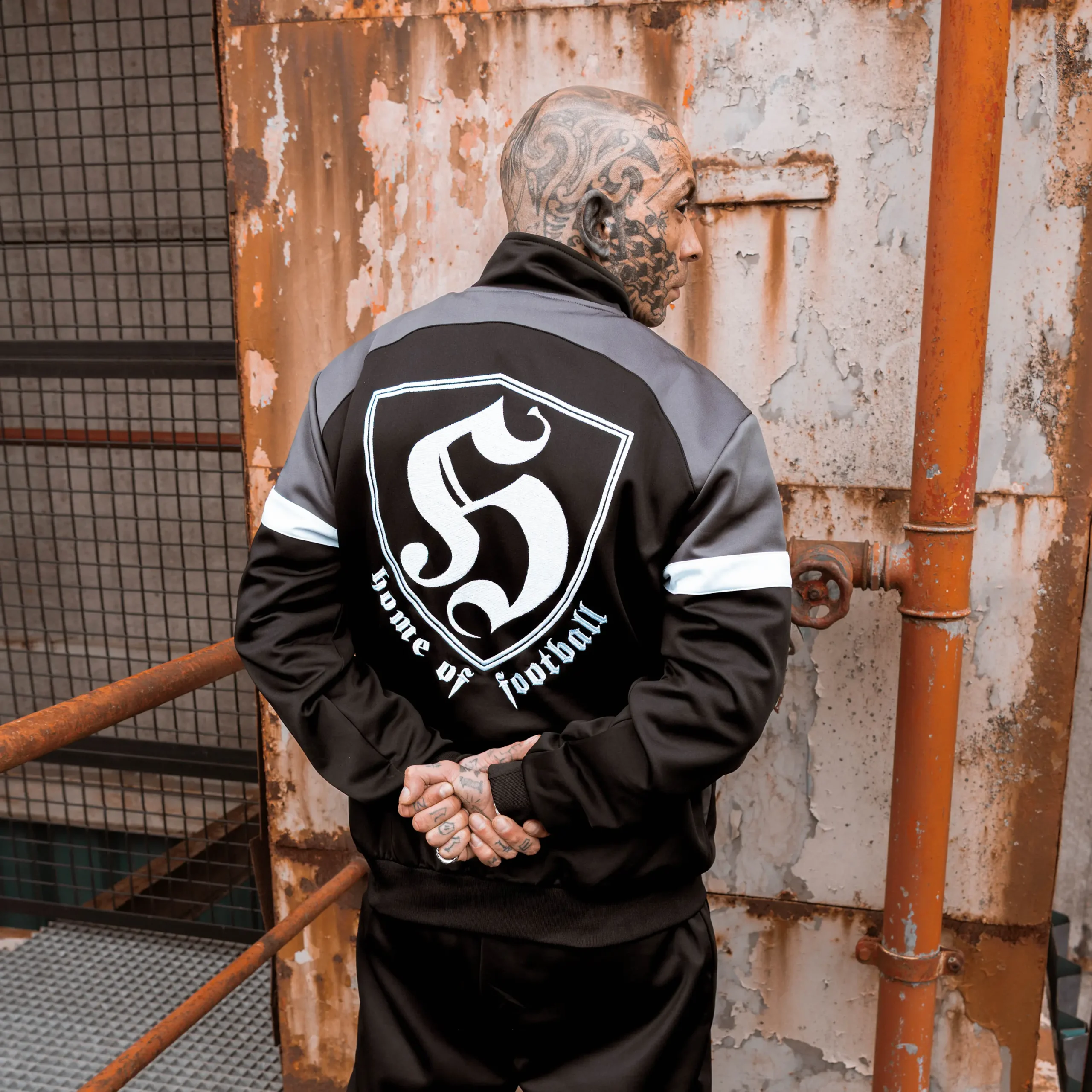 Hooligan Trainingsanzug Home of Football – Bild 3